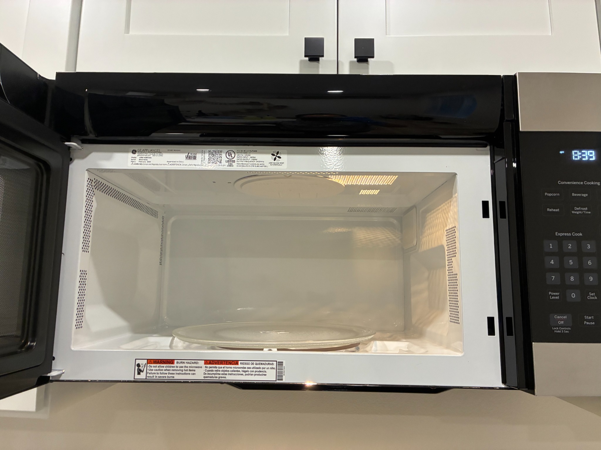 Clean microwave interior