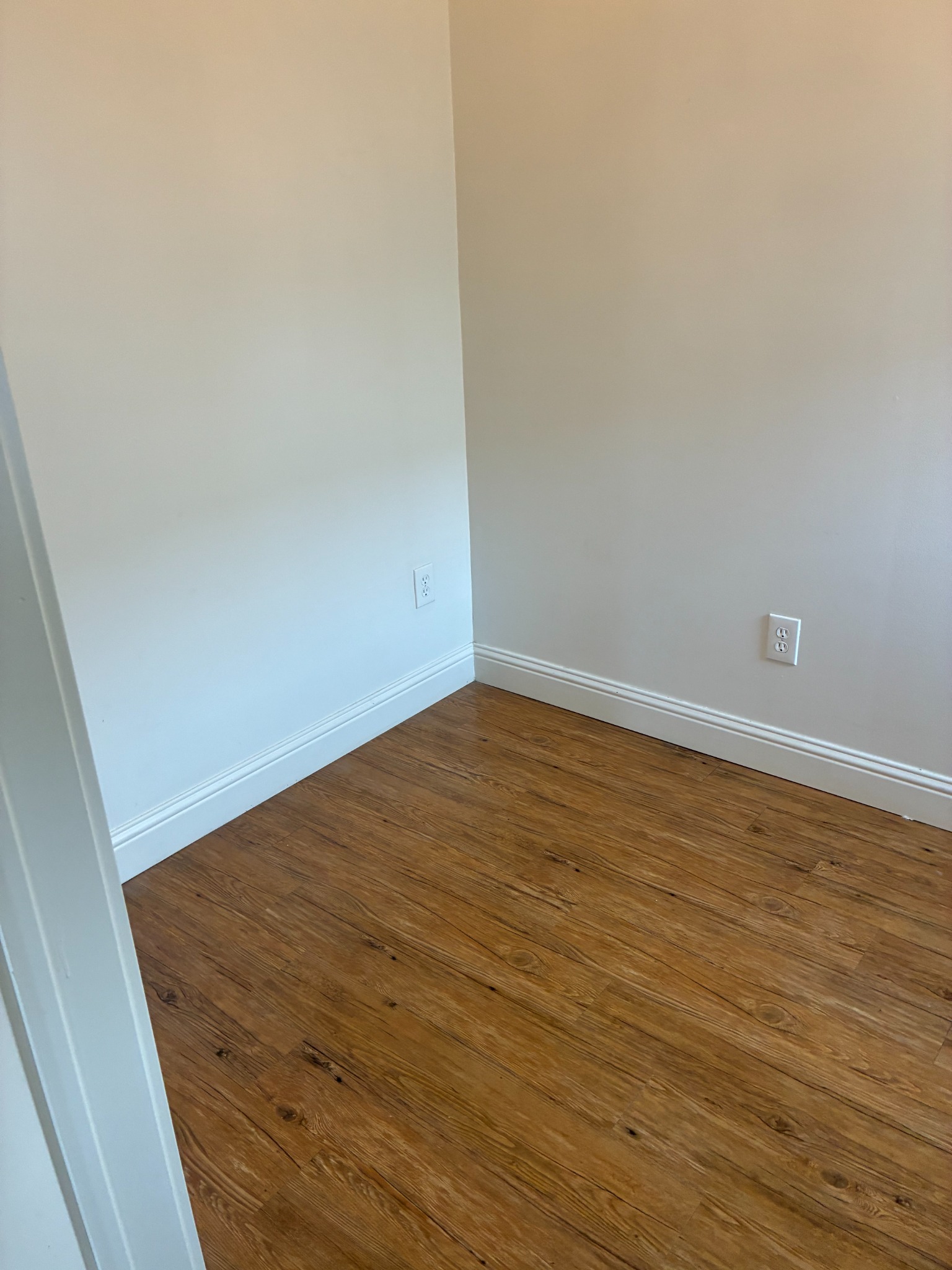 Move-out cleaning after photo showing clean bedroom